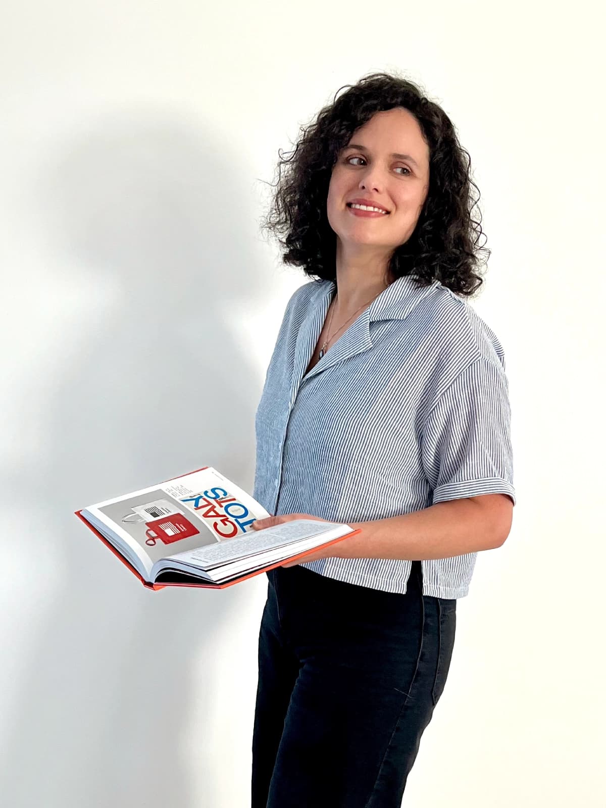 Photo of Noémie Houdou, founder of the Nohonéa graphic design studio